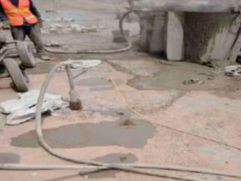 朔城水泥混凝土路面板底注浆技术 路面脱空注浆整治方案