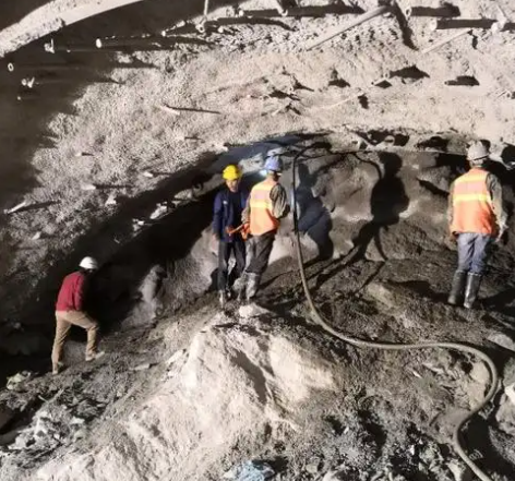 朔城拱顶带模注浆料的施工流程及注意事项